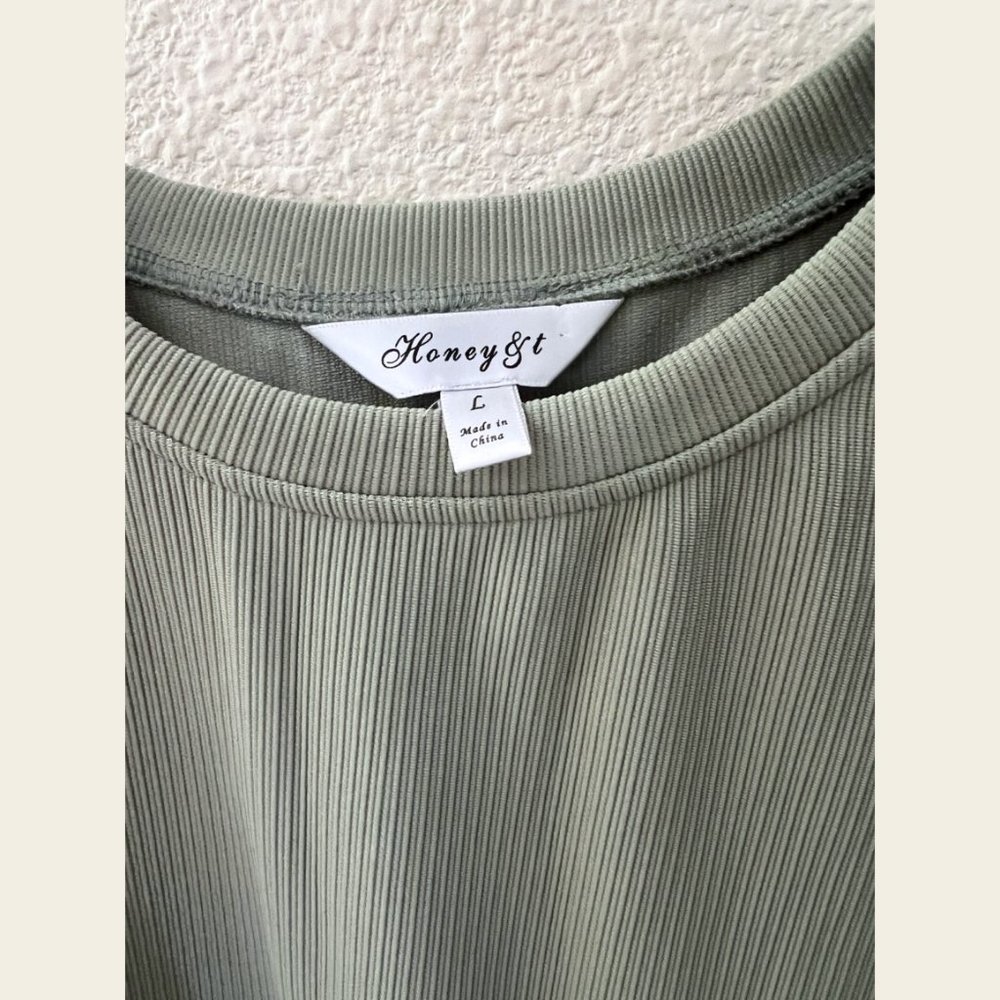 NWOT Ruffle Cap Sleeve Shirt - Picture 3 of 3